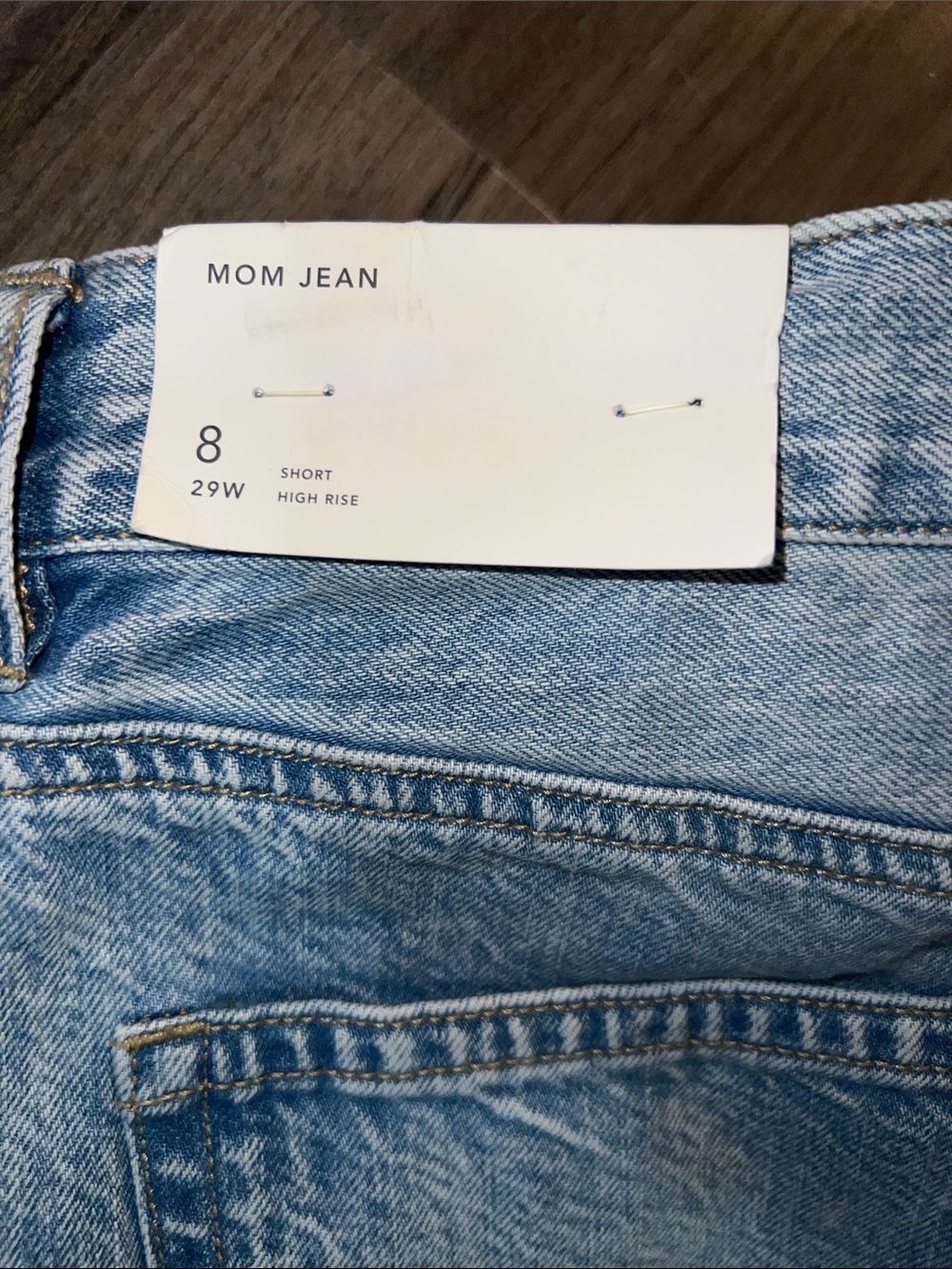 American Eagle, Mom Jean sz 8 short nwt - Picture 2 of 6